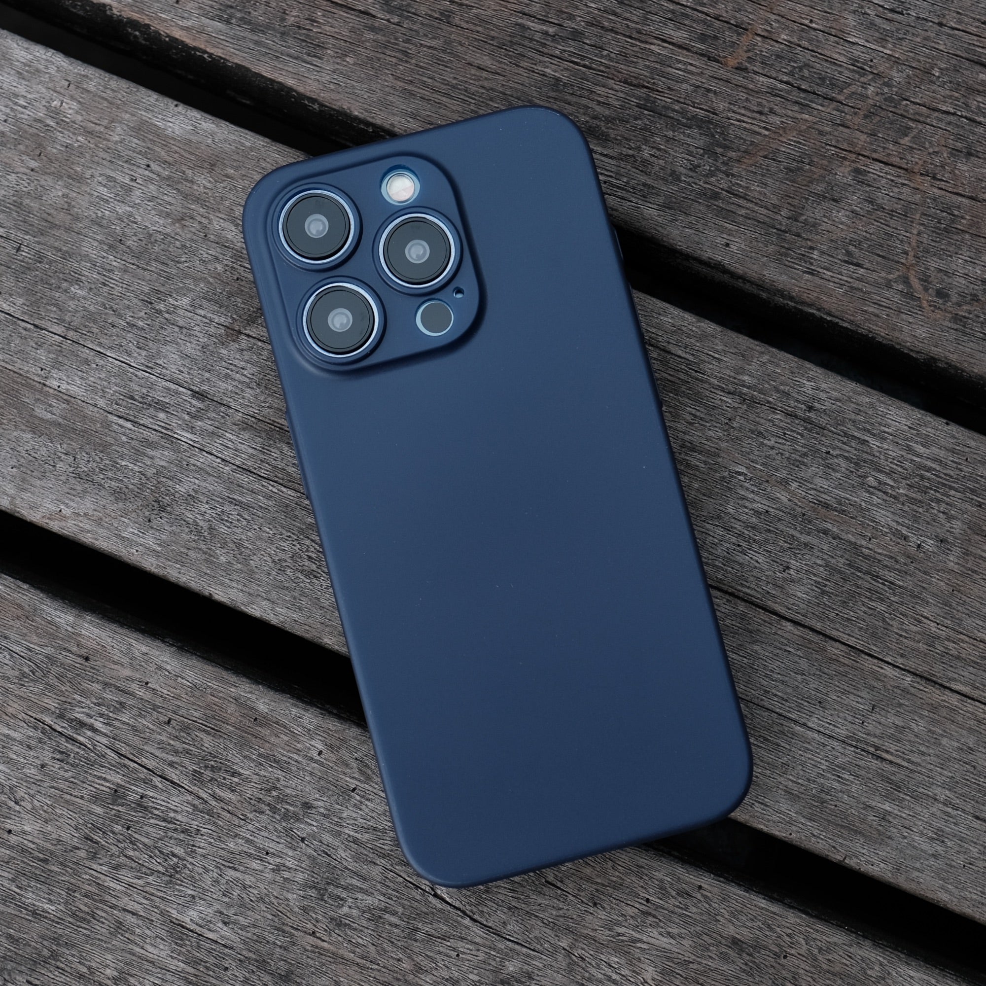 Bare Naked - for iPhone 15 Pro